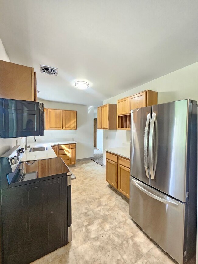 Building Photo - $2,500 - 4 Bed / 2 Bath Beautiful Home in ...