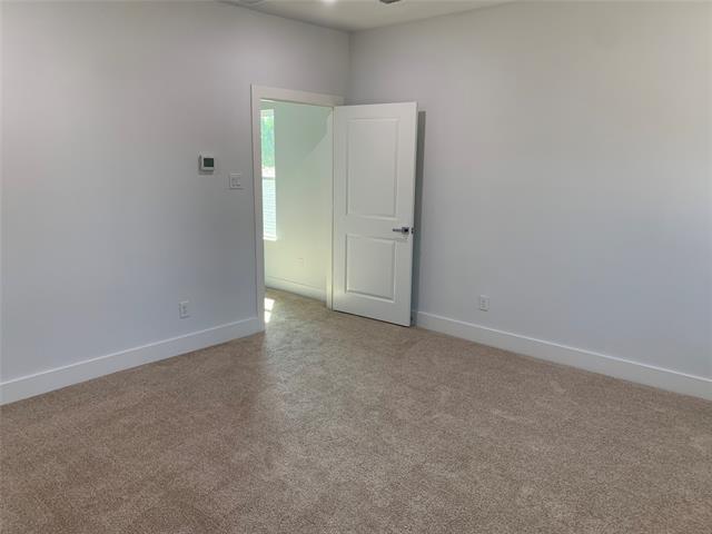 Building Photo - 208 E Park Dr