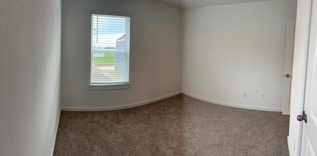 Building Photo - 3017 La Latina Dr