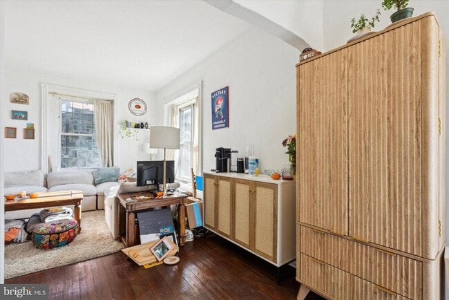 Building Photo - 344 Green Ln