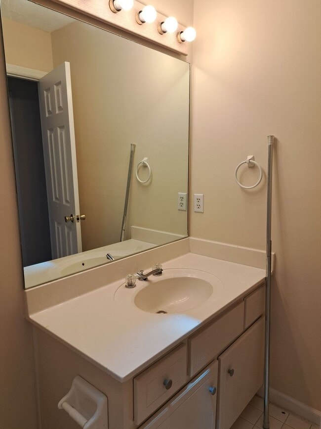 Building Photo - 7727 Betty Louise Dr