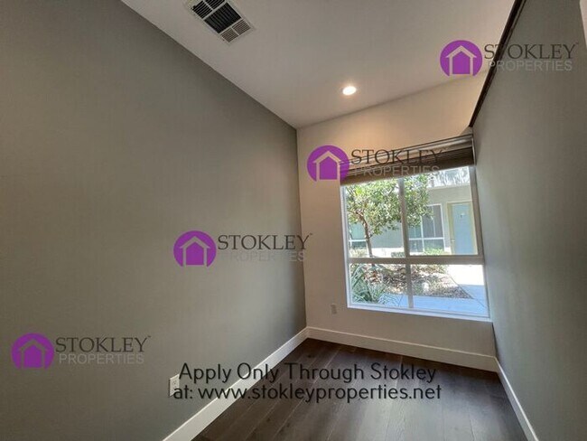 Building Photo - 1543 Longitude Dr