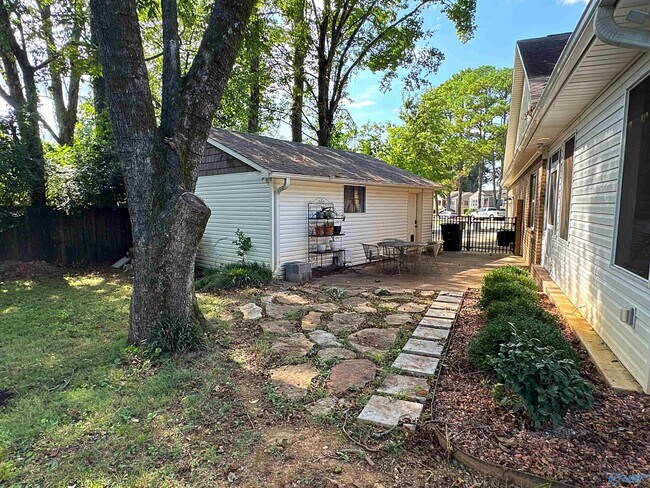 Building Photo - 2709 Thornton Cir SW