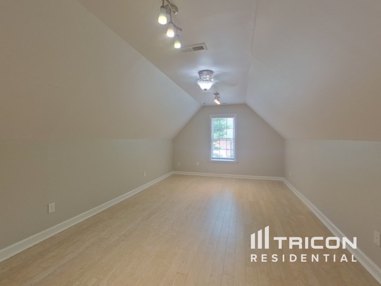 Building Photo - 1129 Moray Ct