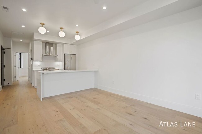 Building Photo - Professionally Managed// 3 bedroom 3 bathr...