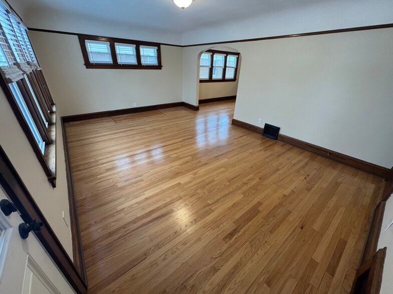 Building Photo - 2641 N 61st St