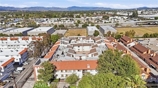 Building Photo - 9960 Owensmouth Ave