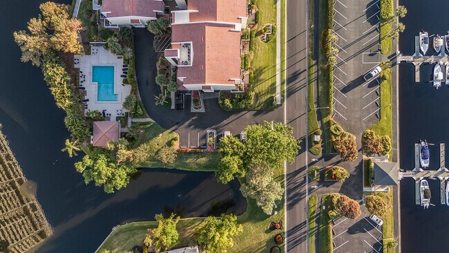 Building Photo - Waterfront! Annual Lease,  2 bedroom 2 bath plus bonus room