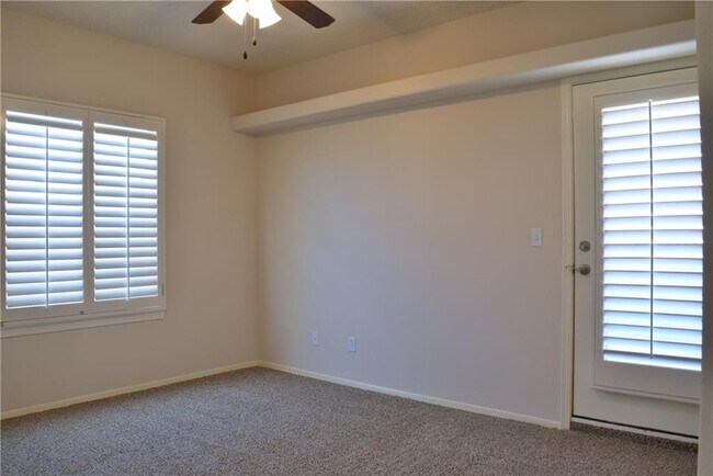 Building Photo - 6332 Franklin Vista Dr