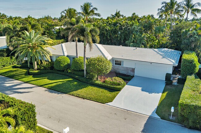 Building Photo - 230 Osceola Way