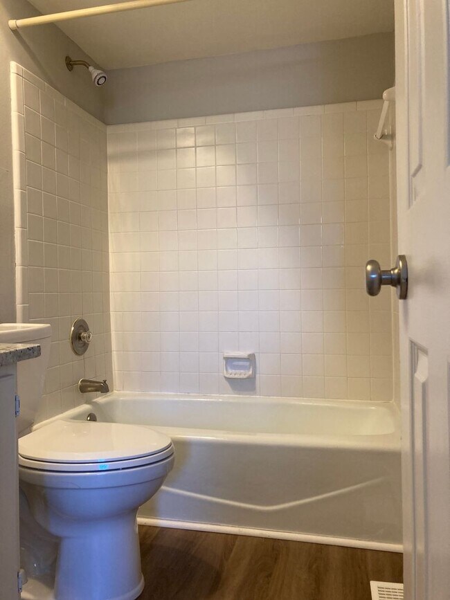Building Photo - South Charlotte Townhome for Immediate Mov...