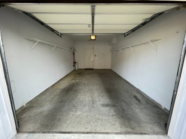 Building Photo - 2 Bed 2 Full Bath Condo w/ Garage For Rent