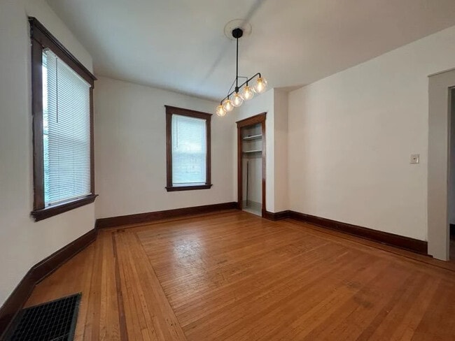 Building Photo - 3550 Woodburn Ave