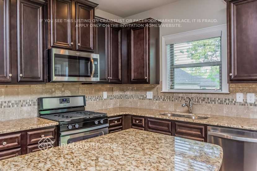 Building Photo - 318 Corine Ct