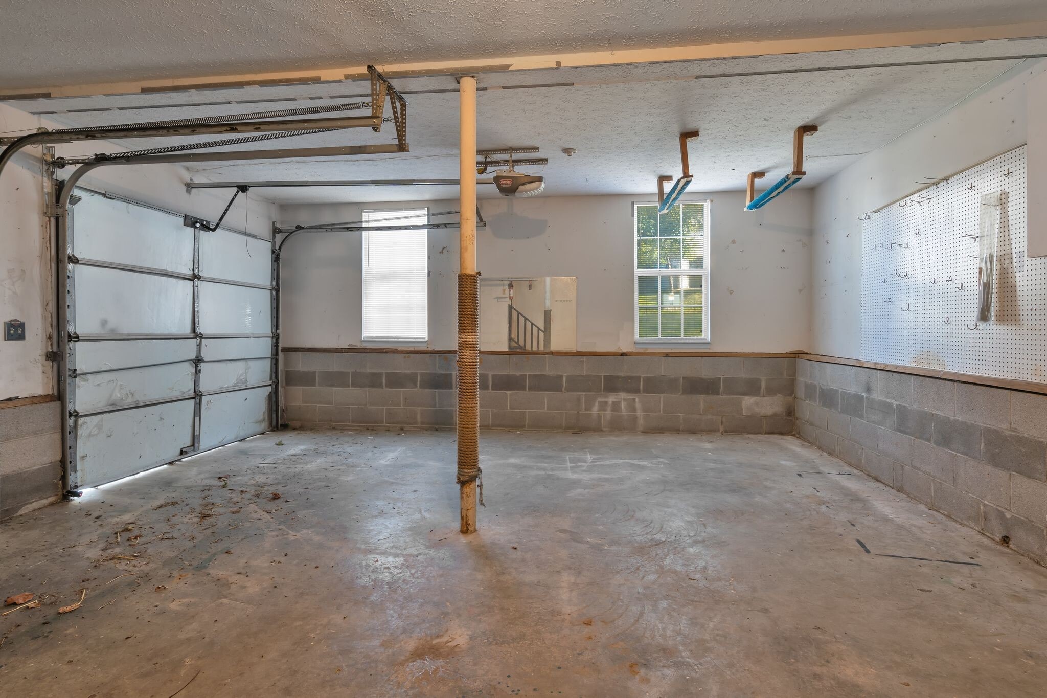 Building Photo - 1409 Aaronwood Dr