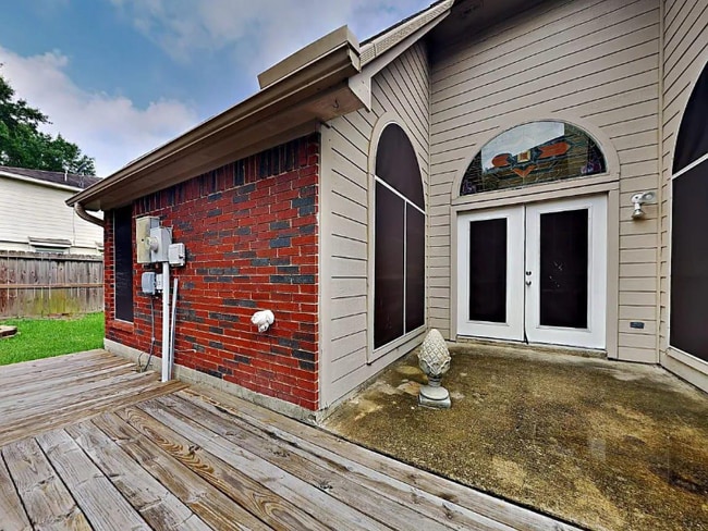 Building Photo - 31307 Baker lane Dr