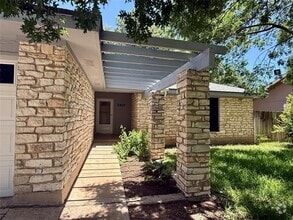 Building Photo - 3907 Rolling Hill