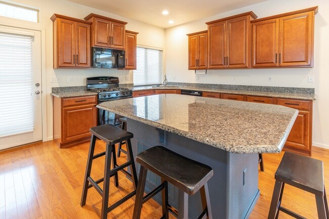Building Photo - 4490 Vindaloo Dr