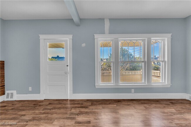 Building Photo - 1289 W 115th St