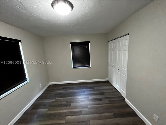 Building Photo - 816 Beech Rd