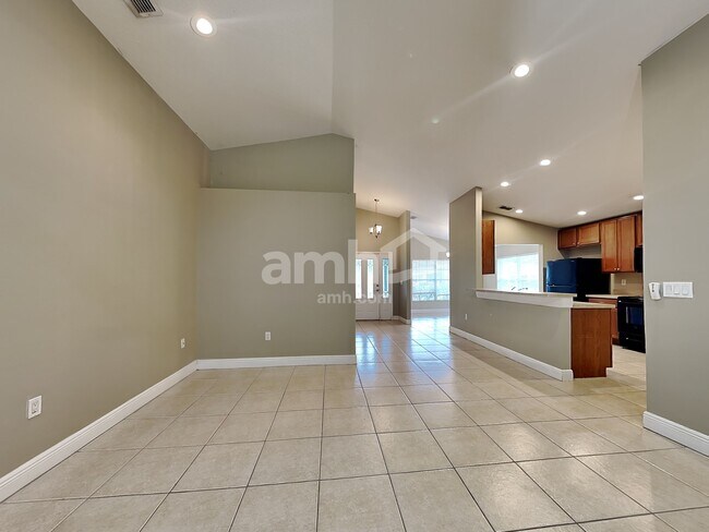 Building Photo - 403 Lisa Ann Ct