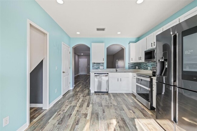 Building Photo - 16302 Swan View Cir