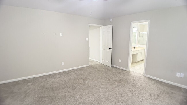 Building Photo - ASK ABOUT FREE APPLICATIONS THROUGH AUGUST!  "Charming 4-Bed Retreat with 2.5 Baths in Spring, TX...