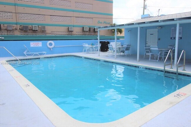 Building Photo - 326 Harrison St