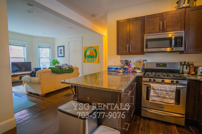 Building Photo - 36 Sumner St