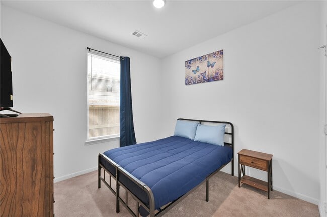 Building Photo - 10917 Fly Catcher Dr