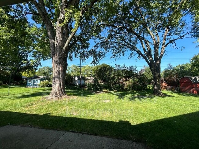 Building Photo - 4225 Fernbrook St