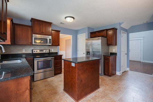 Building Photo - 157 Outpost Trl