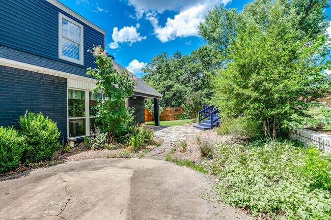 Building Photo - 1309 Fox Lake Ln