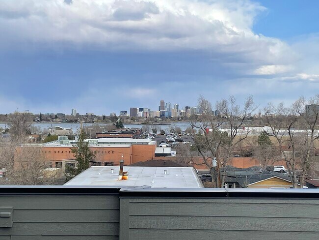 Building Photo - 1957 Eaton St