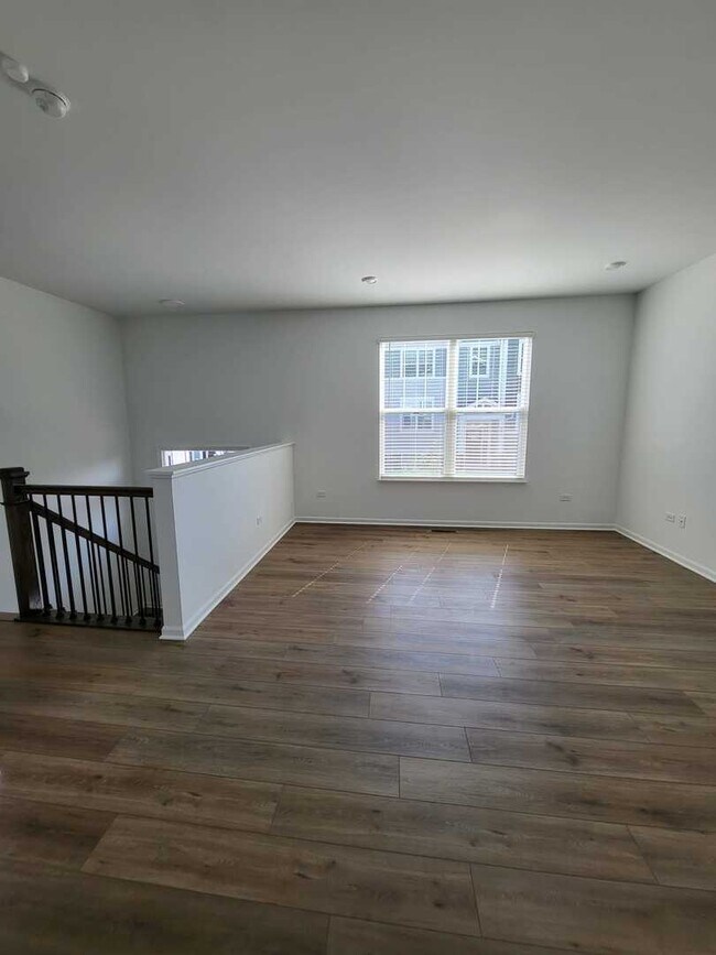 Building Photo - 588 Wolverine Dr