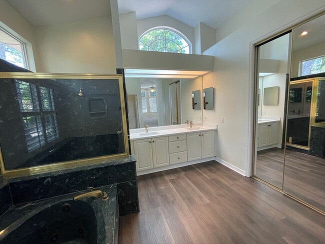 Building Photo - Shenandoah