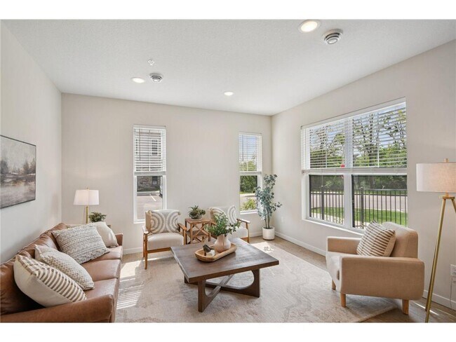 Building Photo - 4760 Ironwood Cir