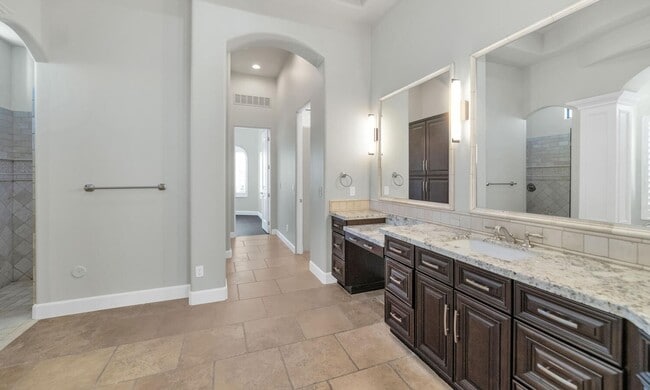 Building Photo - 3324 E Suncrest Ct