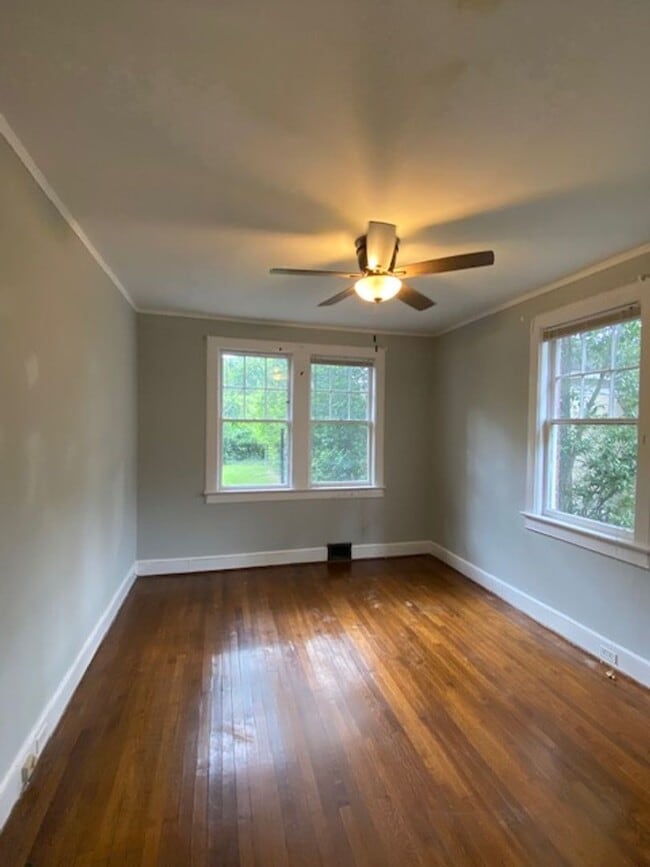 Building Photo - 3 bedroom 2 bath  Heathwood/ Melrose Heights Area