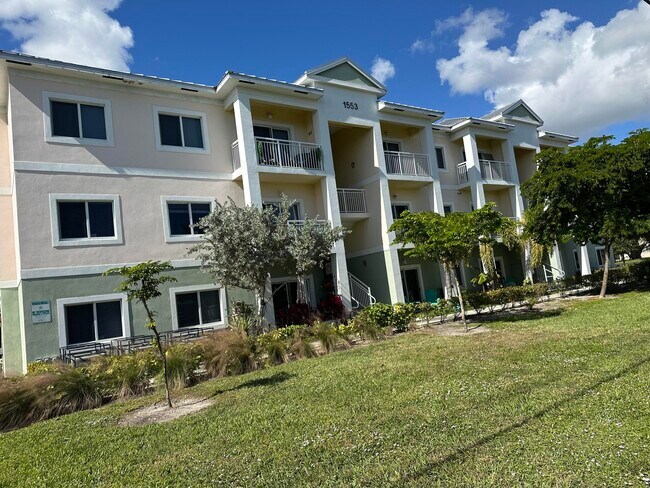 Primary Photo - 1553 Florida Mango Rd