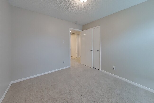 Building Photo - 16726 Britford