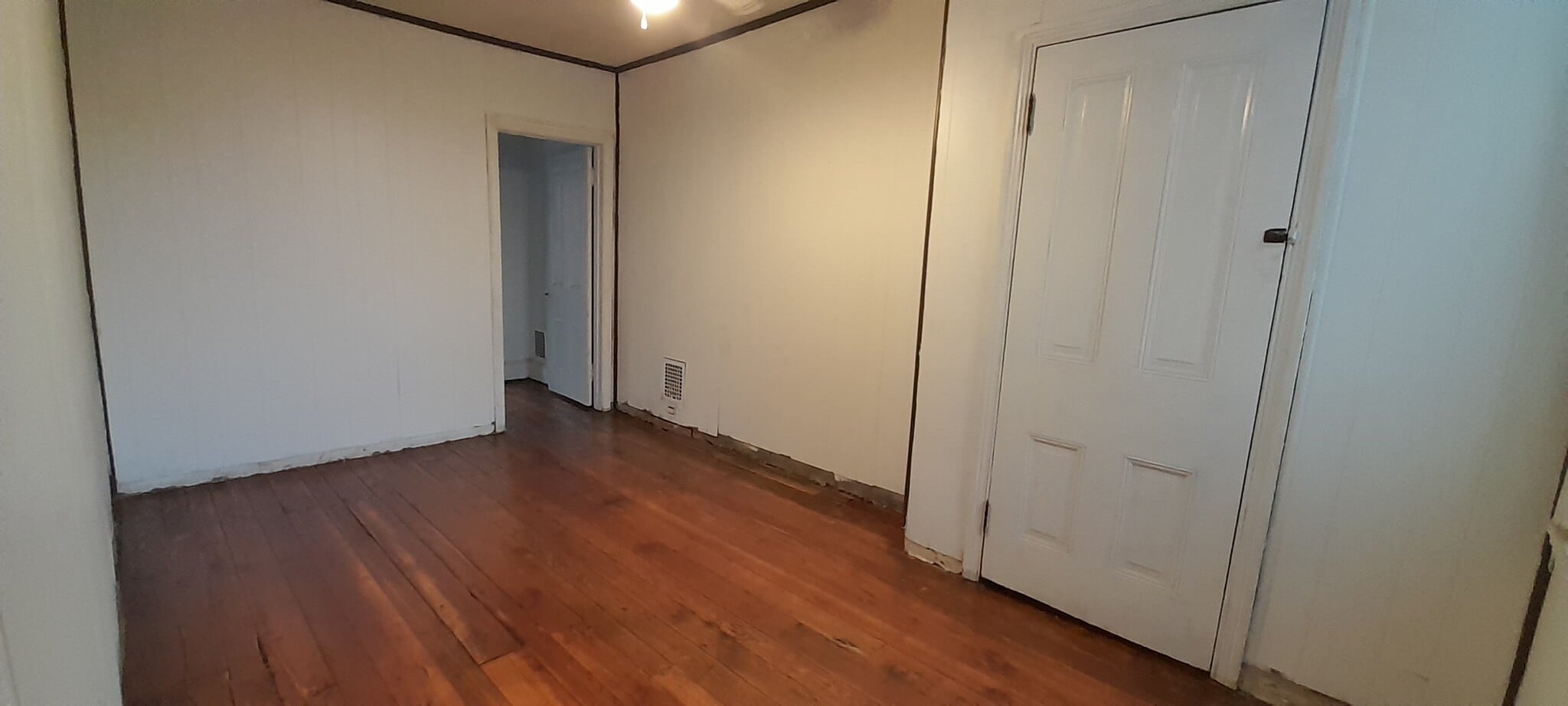 Building Photo - 421 McClellan St