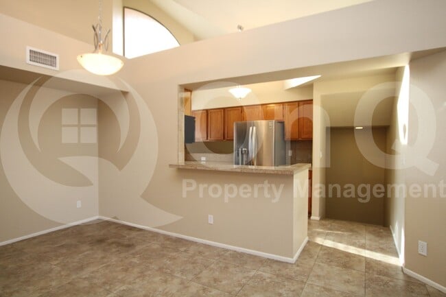 Primary Photo - 1800 W Elliot Rd
