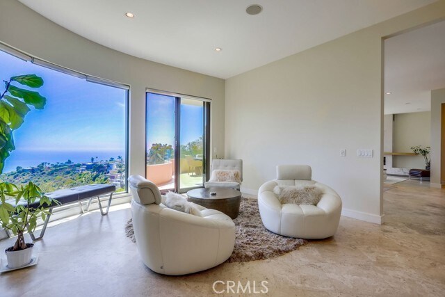 Building Photo - 1725 Del Mar Ave