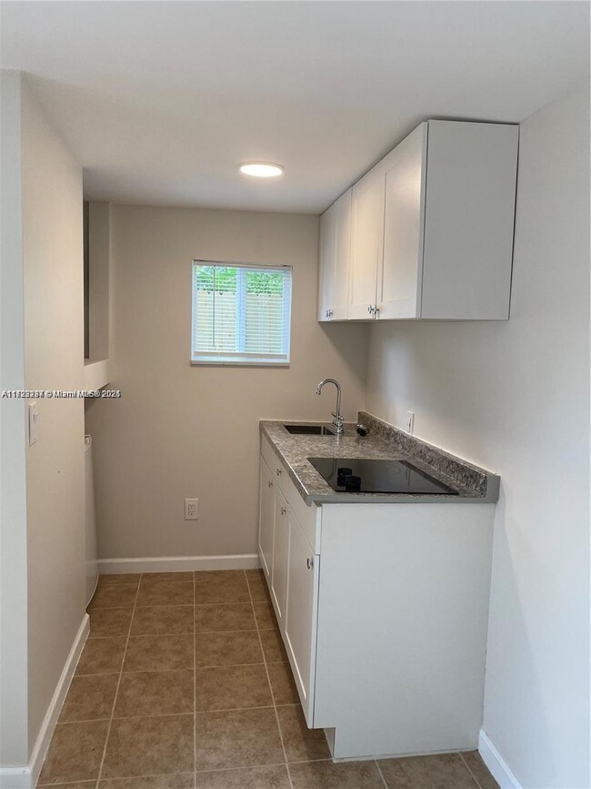 Building Photo - 12531 E Golf Dr