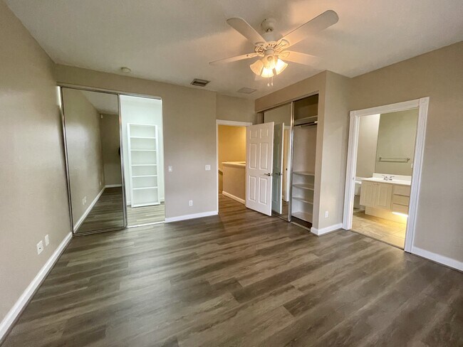 Building Photo - 1649 Napoli Dr W