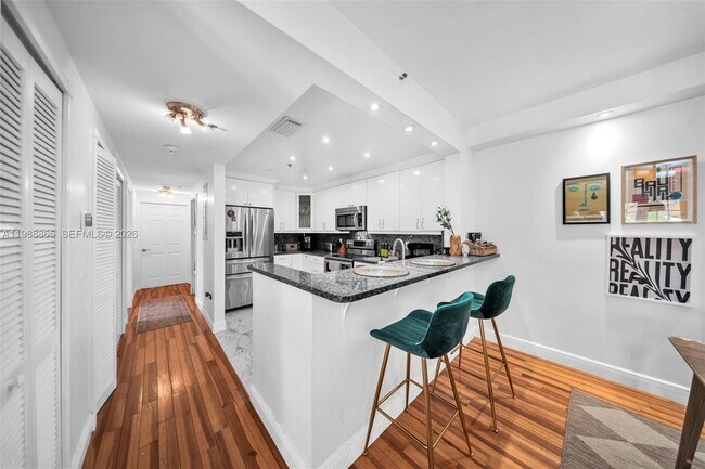 Building Photo - 1400 Salzedo St