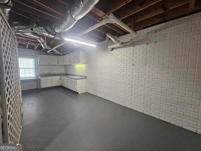 Building Photo - 24 Springfield Dr