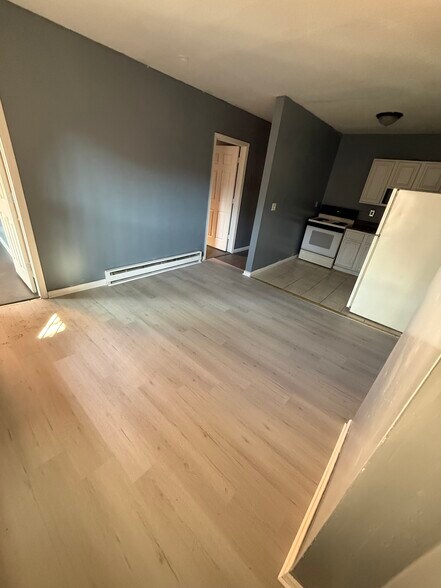 Building Photo - 43 Bedford St