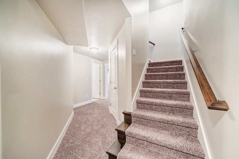 Building Photo - 1159 S 225 E
